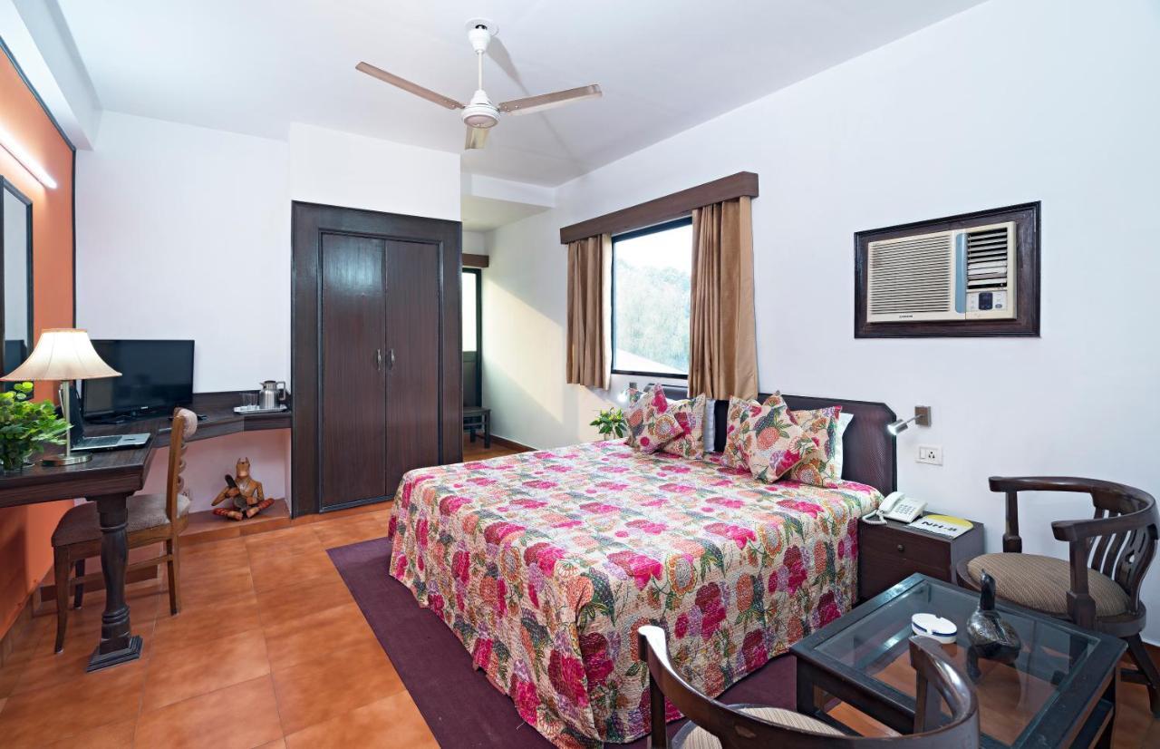 R C Palace Hotel Bhiwadi Екстериор снимка